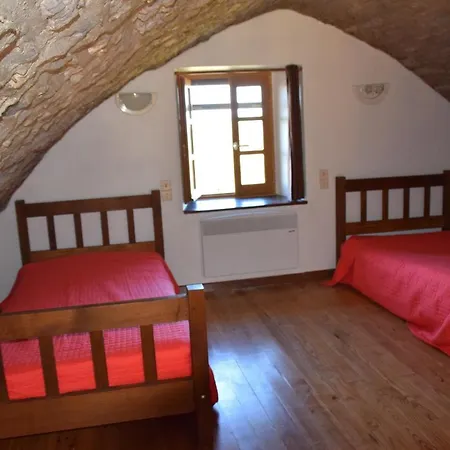 Hébergement de vacances Du Dolmen De L'hom *