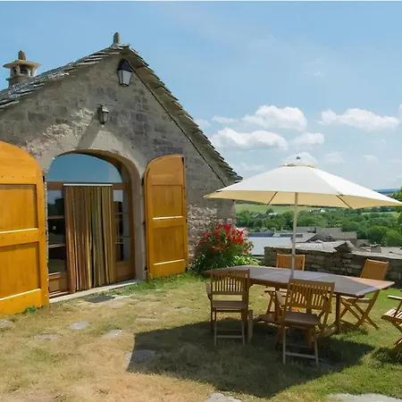 Du Dolmen De L'hom Holiday home Le Massegros
